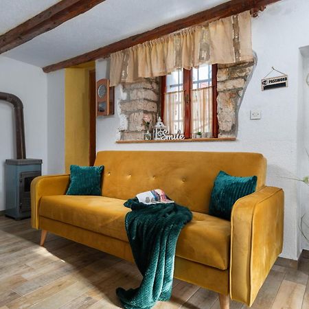 Holiday Home Dide กานฟานาร์ ภายนอก รูปภาพ