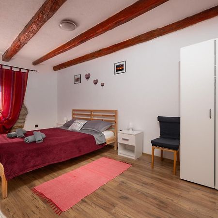 Holiday Home Dide กานฟานาร์ ภายนอก รูปภาพ